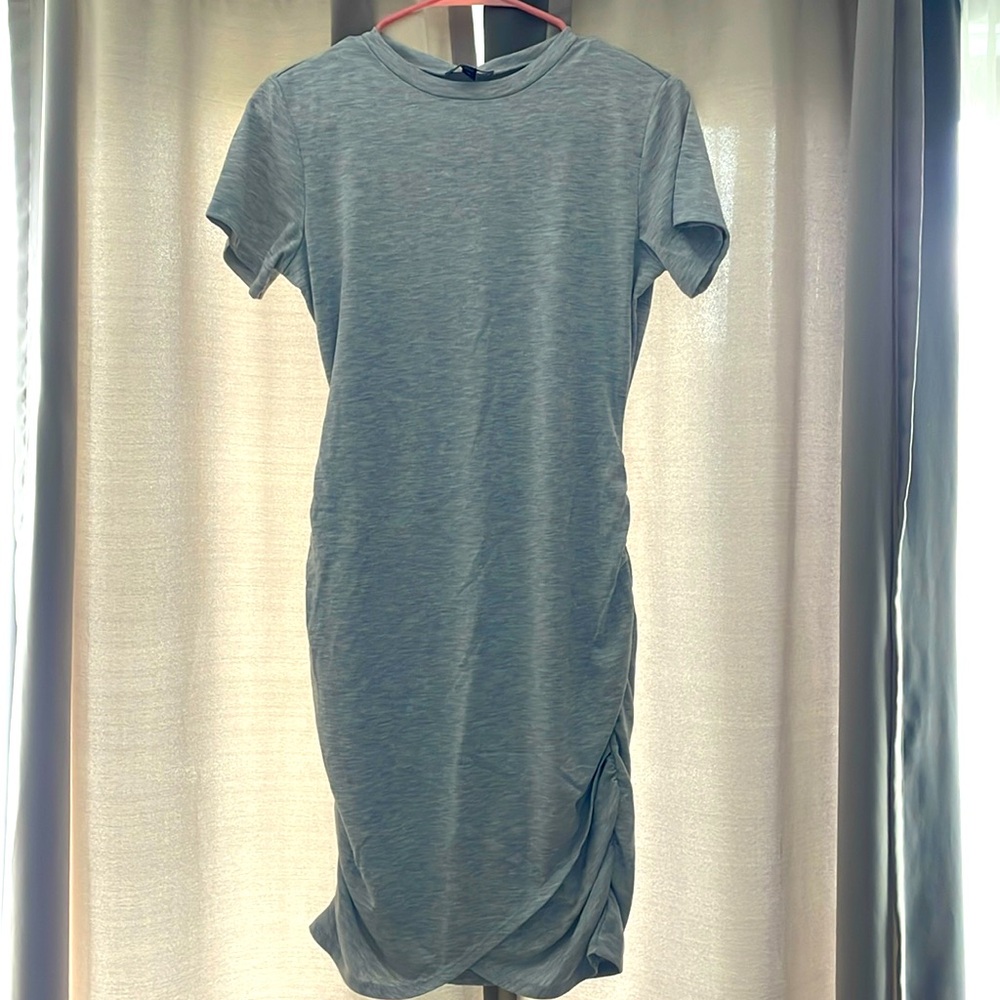 Body contour tee shirt dress
